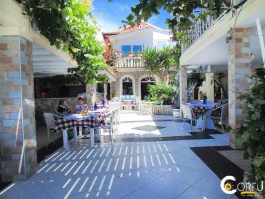 Romantic Palace Seaside Restaurant (Agios Gordios)