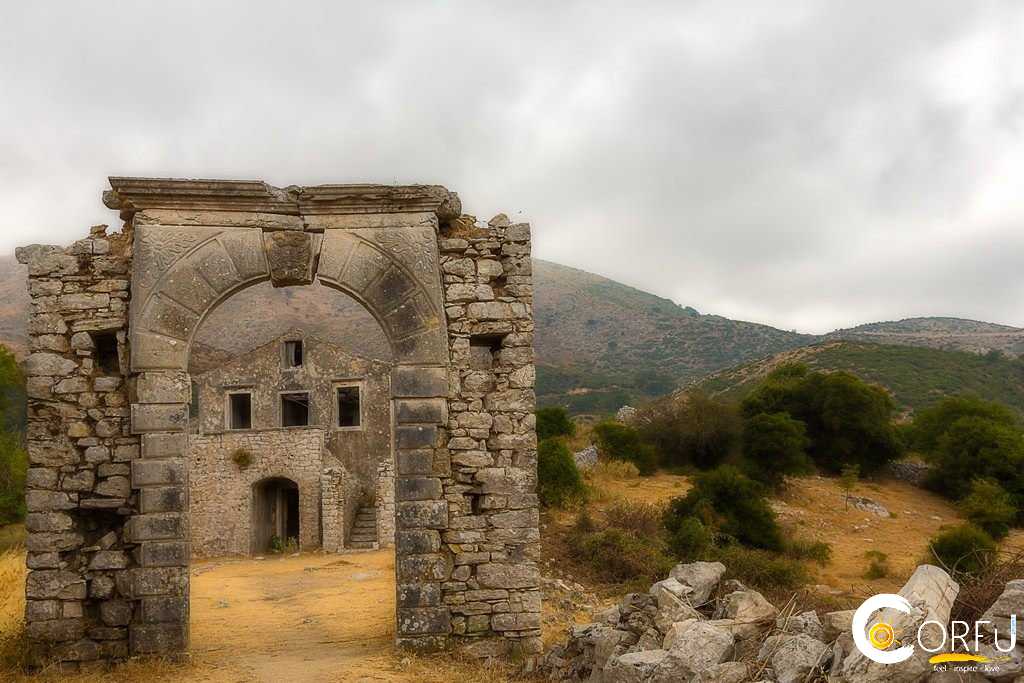 Traveler: Giannis Agathos at Dorf Peritheia