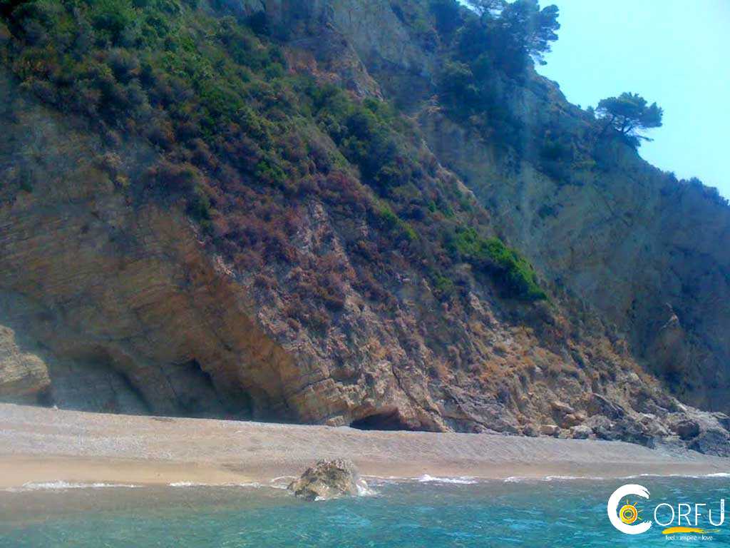Traveler: Konstantinos Ninos Poulis at Spiaggia di Chomoi (Liapades)